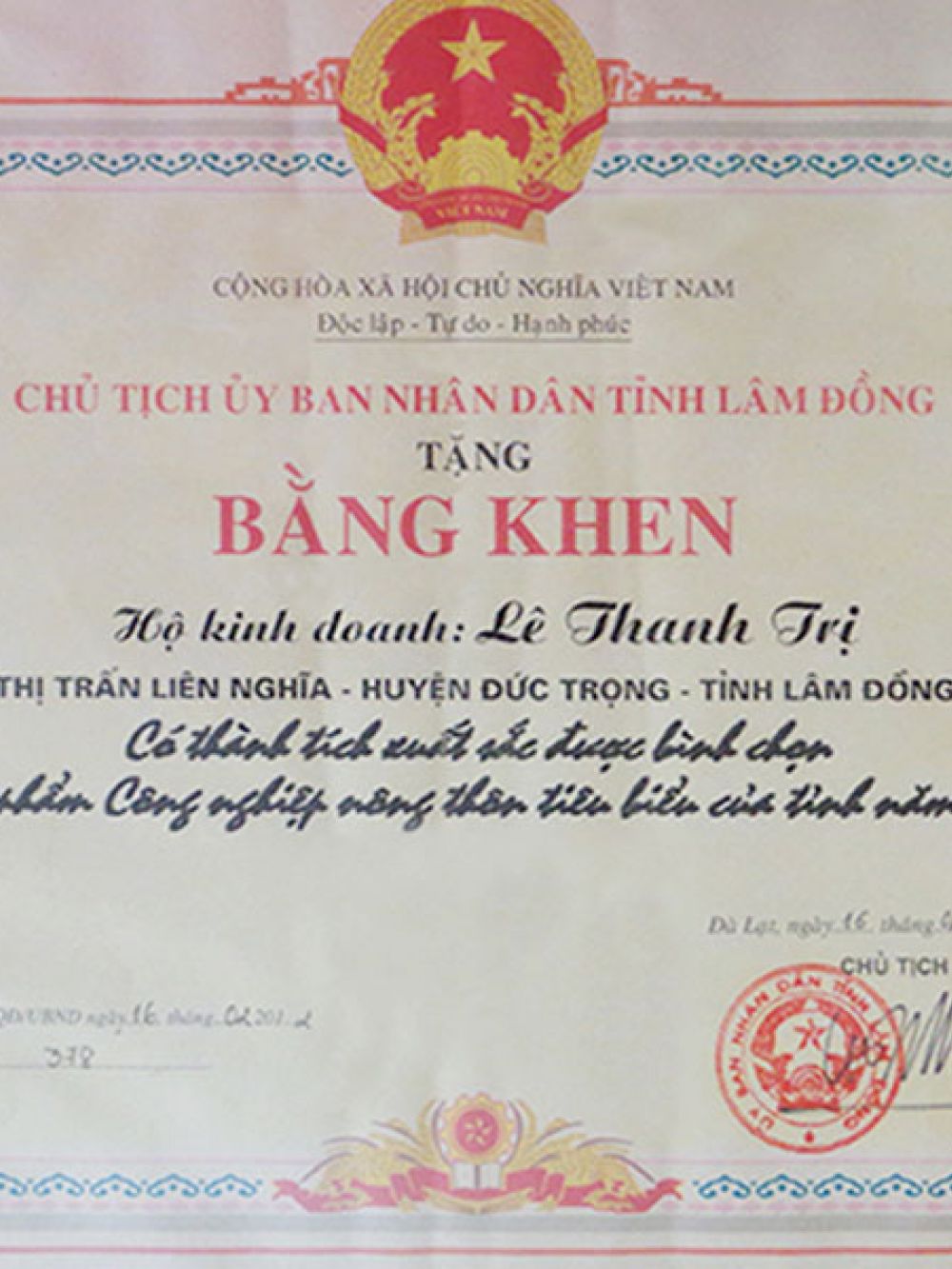 bang-khen-ho-kinh-doanh.jpg