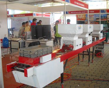 Máy liên hợp gieo mạ khay ARM 01