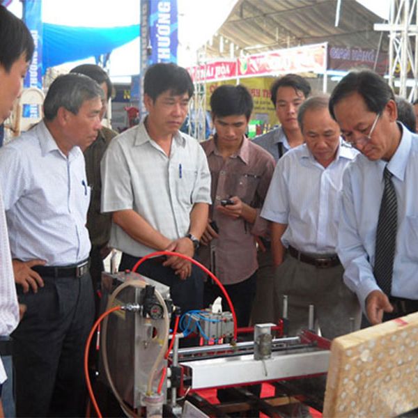 Máy gieo hạt - sản phẩm tiêu biểu khu vực miền Trung - Tây Nguyên